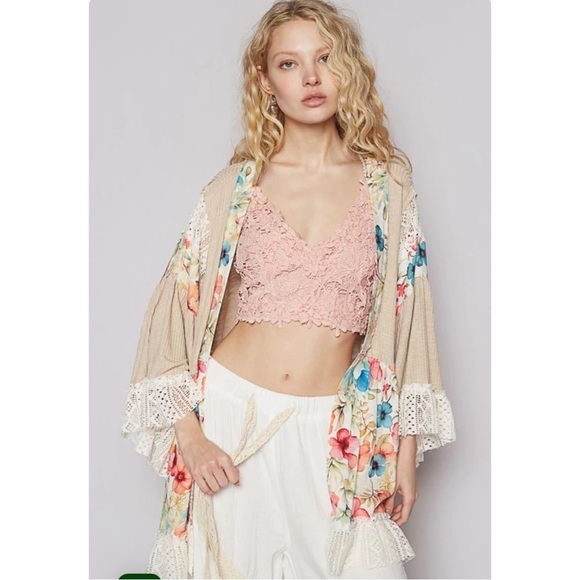 Summer Clearout POL. Floral Crochet Detail Open Front Cardigan - Picture 1 of 3